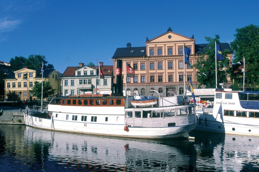 Péniches dans les canaux d'Uppsala. Thierry Lauzun - Iconotec