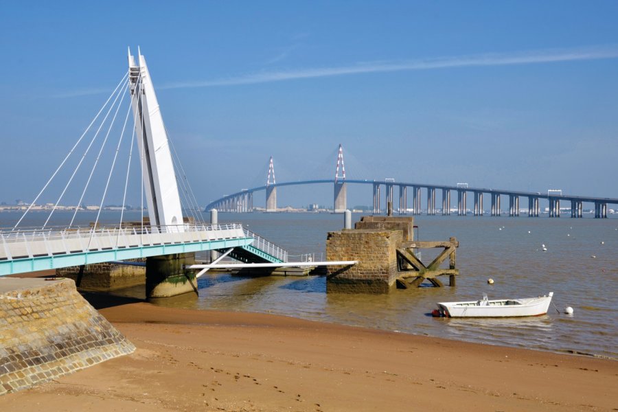 Le pont de Saint-Nazaire. Christian MUSAT - Fotolia