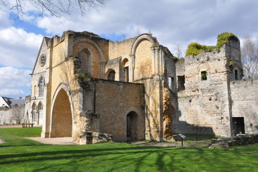 Senlis offre de beaux vestiges de remparts gallo-romains. Christophe TELLIER