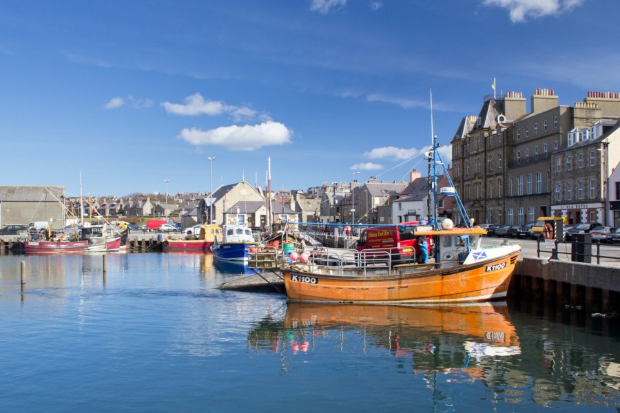 Le petit port de Kirkwall. johnbraid - Shutterstock.com