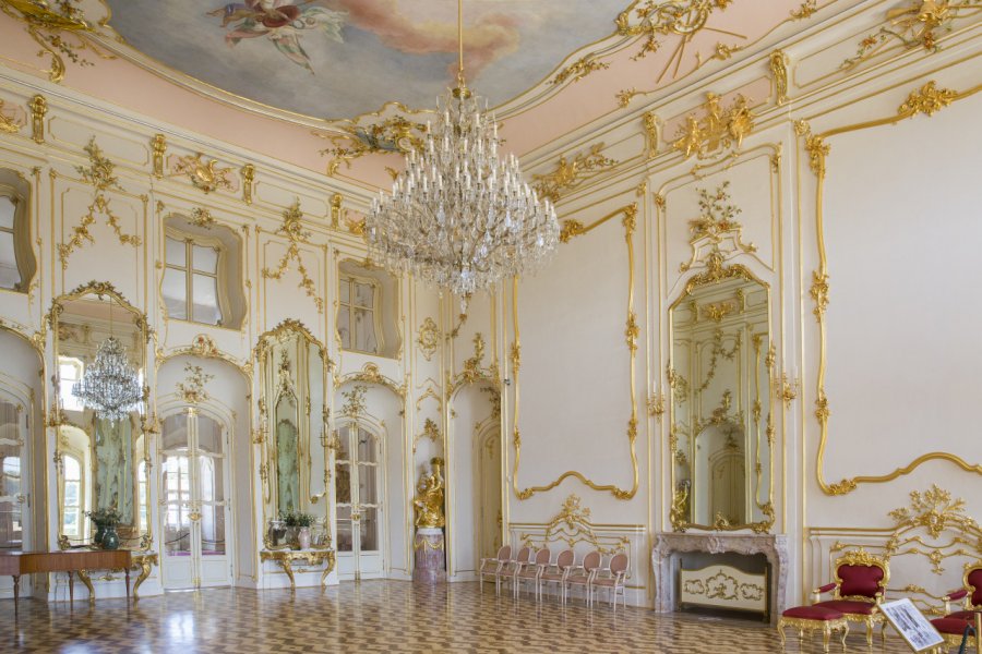 Château Esterháza. posztos - Shutterstock.com