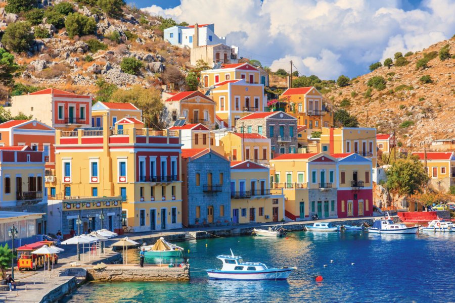 Le village coloré de Symi. Ian WOOLCOCK - iStockphoto