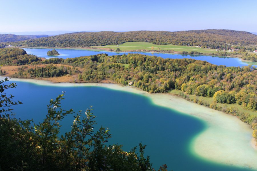 Lac du grand Maclu. pixelpixel  - stock.adobe.com