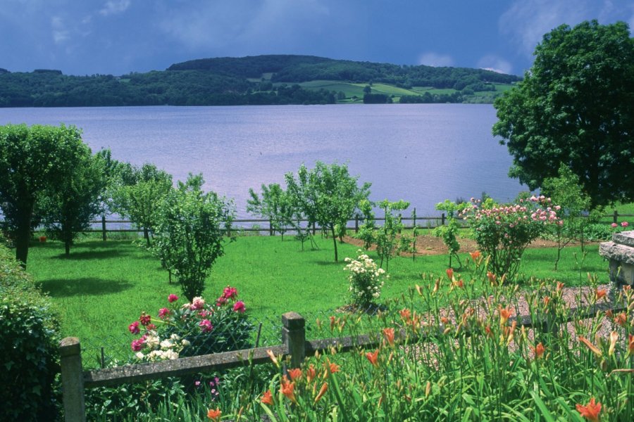 Lac de Pannecière-Chaumard VALÉRY D'AMBOISE