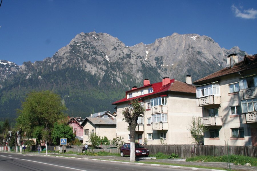 La station de Buşteni, capitale de l'alpinisme roumain et le mont Caraiman. Stéphan SZEREMETA
