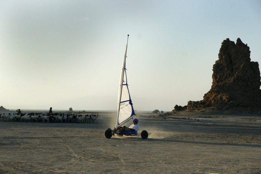 Char à voile sur le lac Abbe. Eyerusalem ABERA