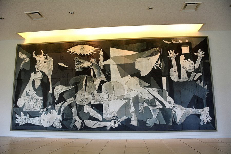 Reproduction en céramique de  Guernica  de Picasso au musée Otsuka. (© Maxime Dray))
