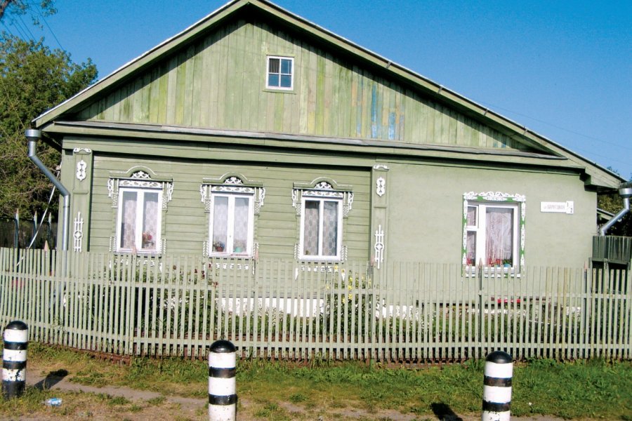 Habitat traditionnel en bois. Stéphan SZEREMETA