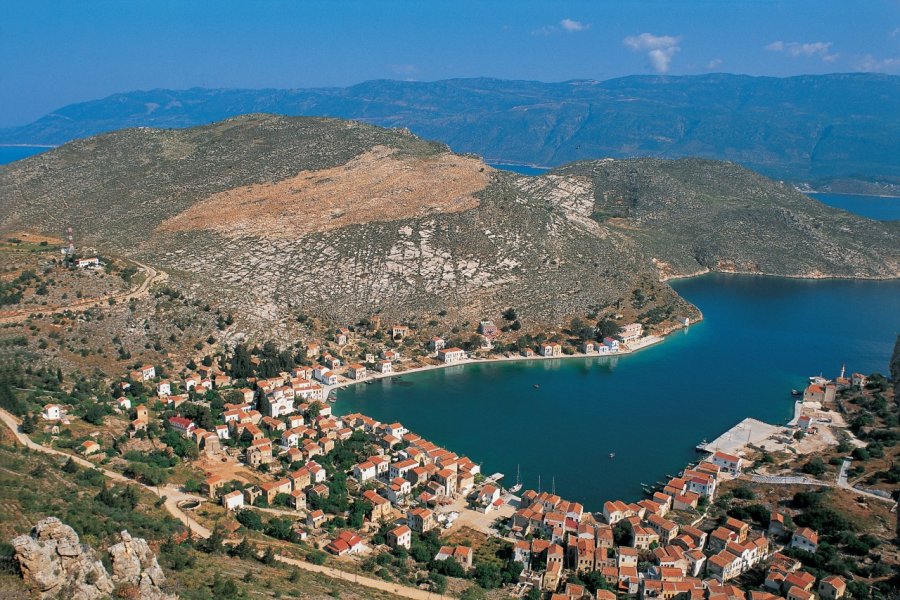 Vue sur le port de Kastellorizo. Alamer - Iconotec