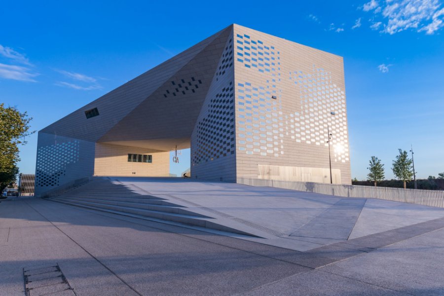 La MECA de Bordeaux. JeanLucIchard - Shutterstock.com