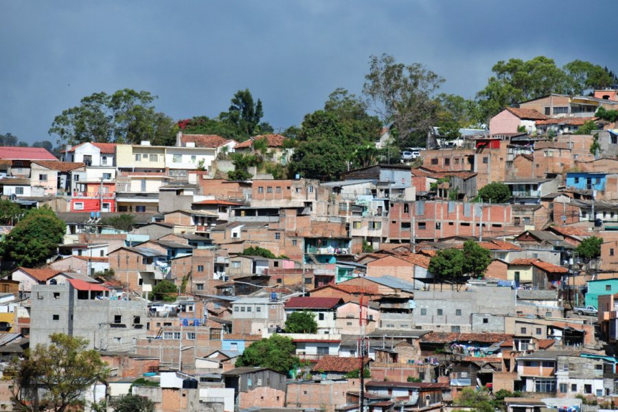 Vue sur la ville de Tegucigalpa. Mtcurado - iStockphoto