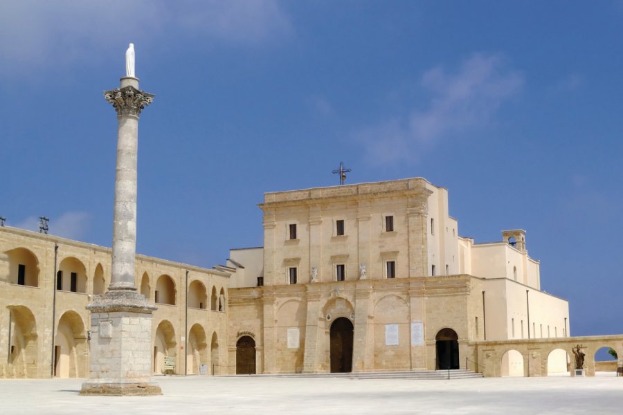 Sanctuaire-basilique Santa Maria de Finibus Terrae. SCPixBit - Fotolia