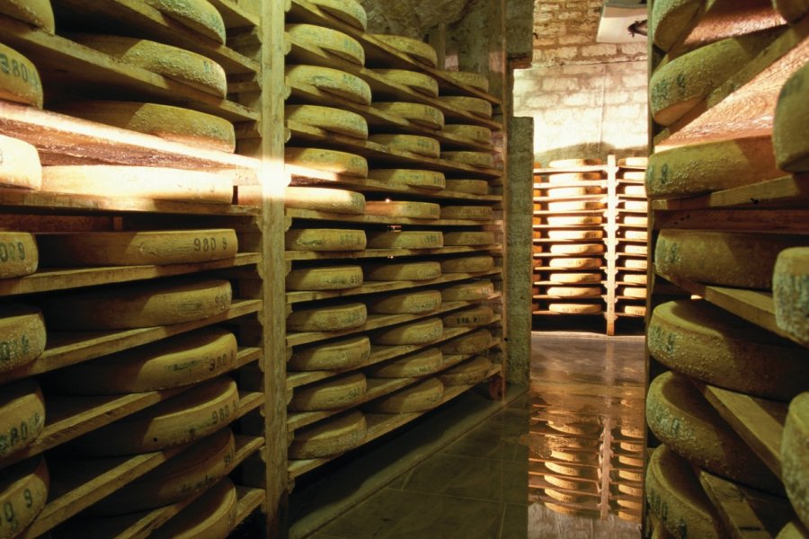 Cave de comté (© PIERRE DELAGUÉRARD - ICONOTEC))