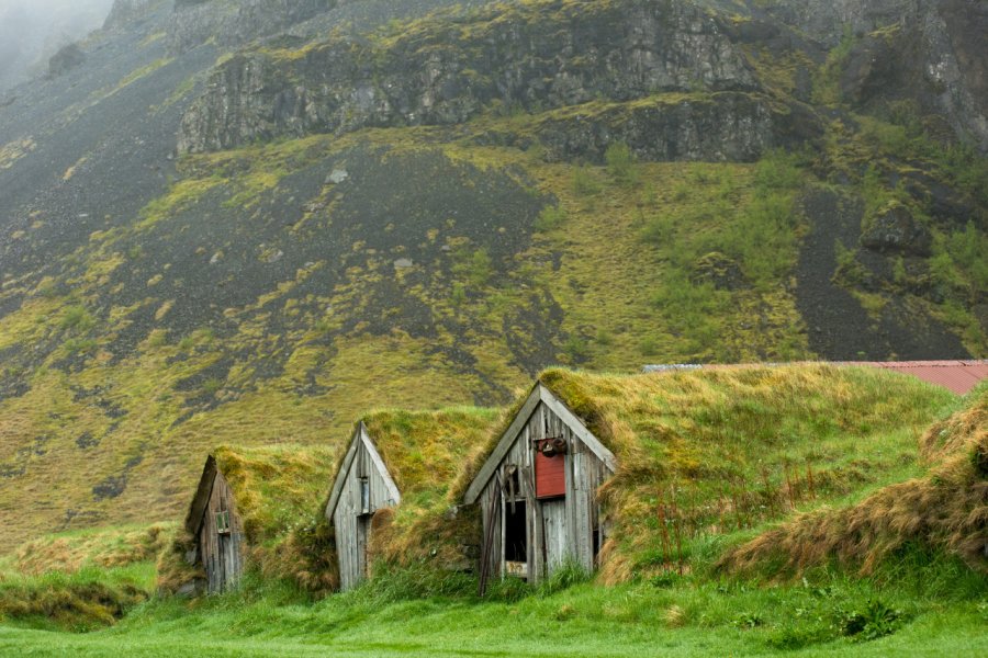 Ferme abandonnée à Núpsstaður dans le sud. salajean - Shutterstock.com