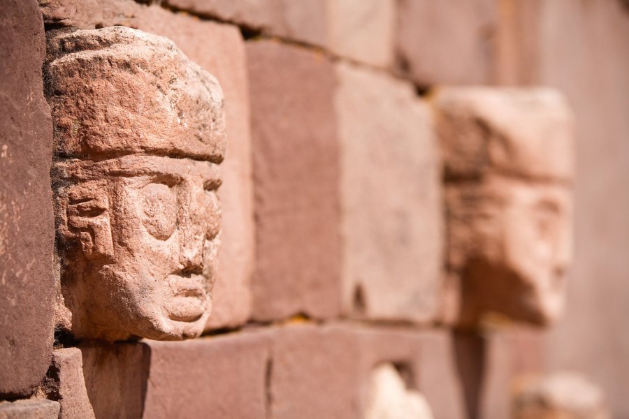 Têtes sculptées dans le mur, site archéologique de Tiwanaku. tacio philip - Fotolia