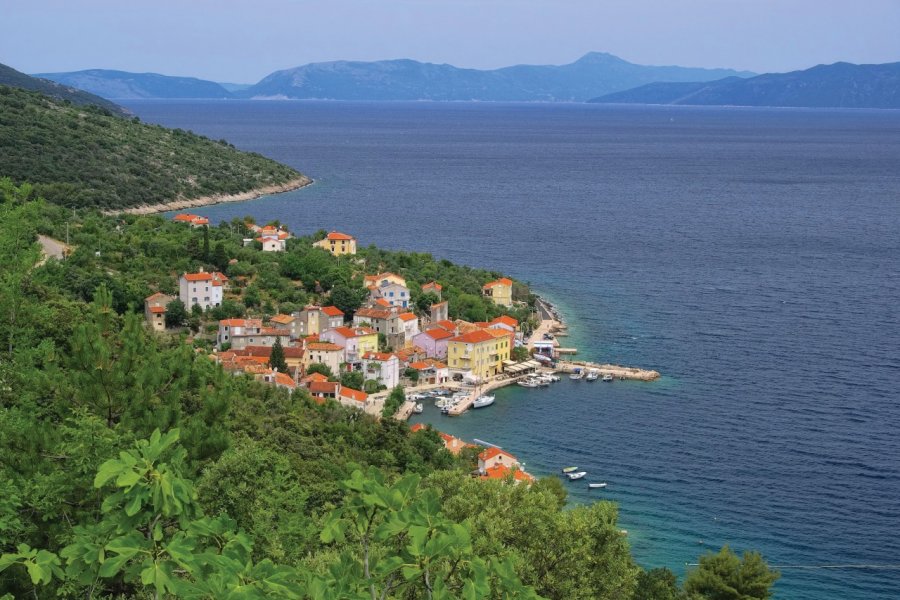 Le village de Valun. LianeM - iStockphoto