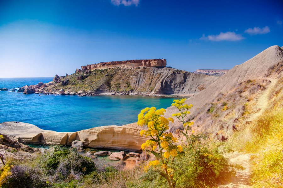 Gnejna Bay. jaras72 - Shutterstock.com