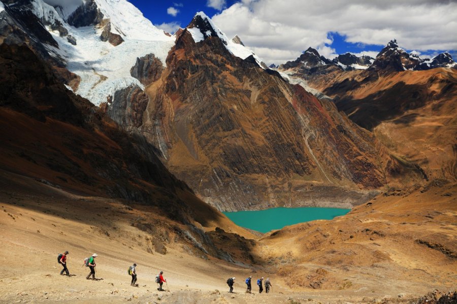 Trekking dans la Cordiliera Huayhuash. Mikadun / Shutterstock.com