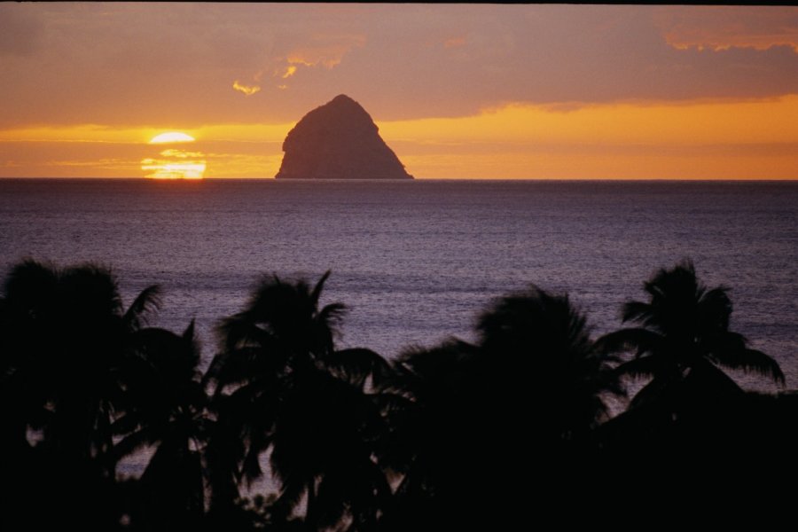 Coucher de Soleil sur Anse-Figuier. Vincent FORMICA