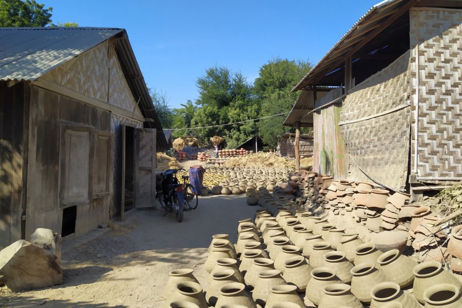 Vases en poterie dans le village de Yandabo, région de Mandalay en Haute Birmanie. Elisa Vallon