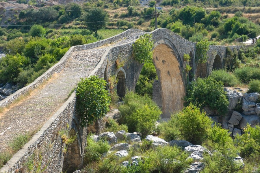 Pont de Mes, près de Shkodra. ollirg - Shutterstock.com