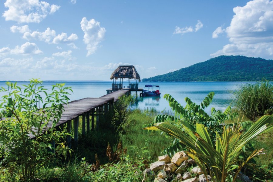 Lac Petén. Simon Dannhauer - iStockphoto