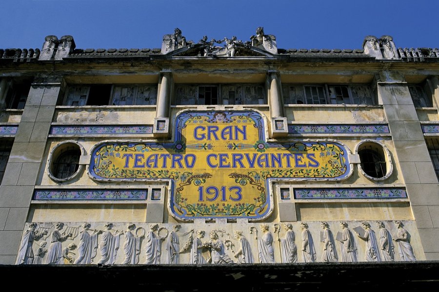 Façade du Gran Teatro Cervantes. Hugo Canabi - Iconotec