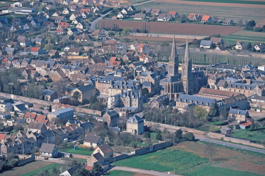 Vue aérienne de Douvres-la-Délivrande Arthur LEROY - Iconotec