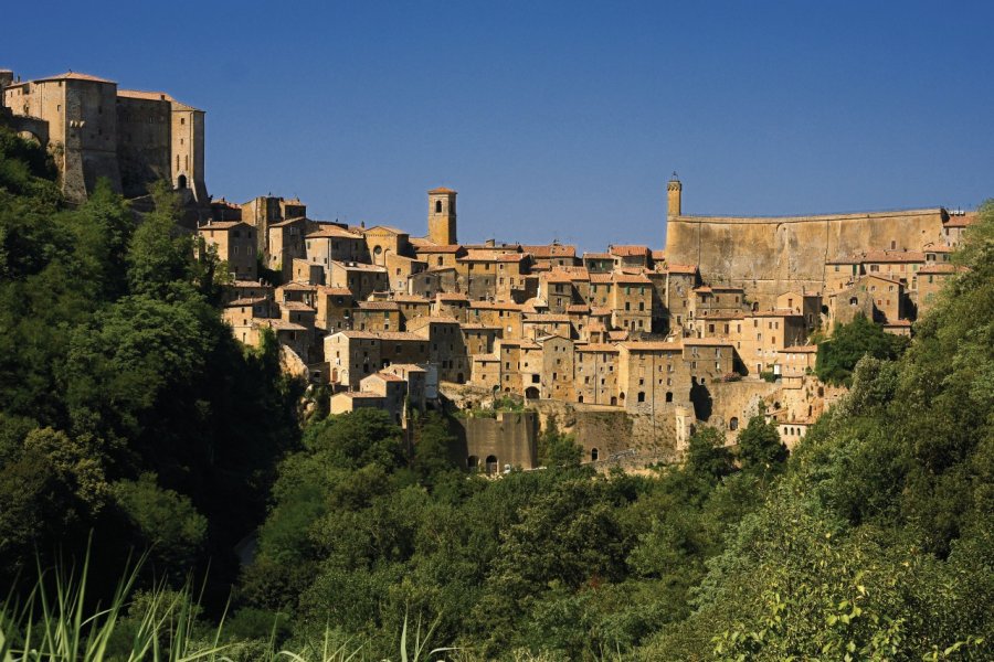 Village de Sorano. Anghifoto - Fotolia