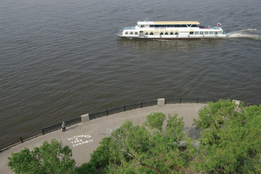 Vedette sur la fleuve Amour Stéphan SZEREMETA