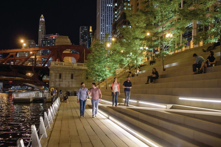 Chicago Riverwalk. Ranvestel Photographic / Choose Chicago