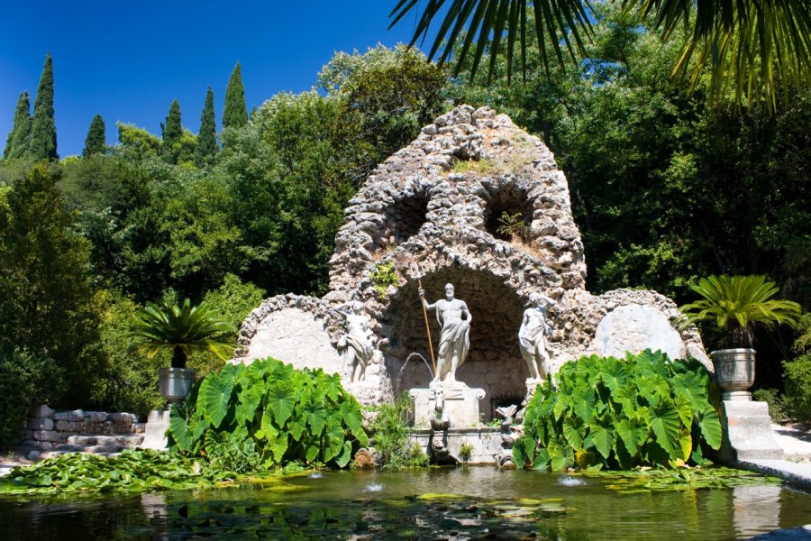 Fontaine dans l'arboretum de Trsteno. (© Evan Lorne - Shutterstock.com))