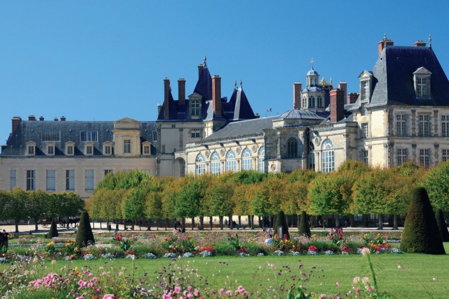 Le château de Fontainebleau Alain RAPOPORT - Fotolia