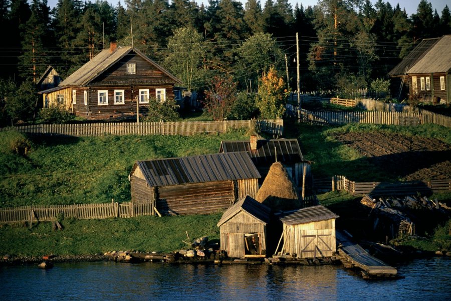 Isbas sur le Svir entre Moscou et Saint-Petersbourg. Author's Image