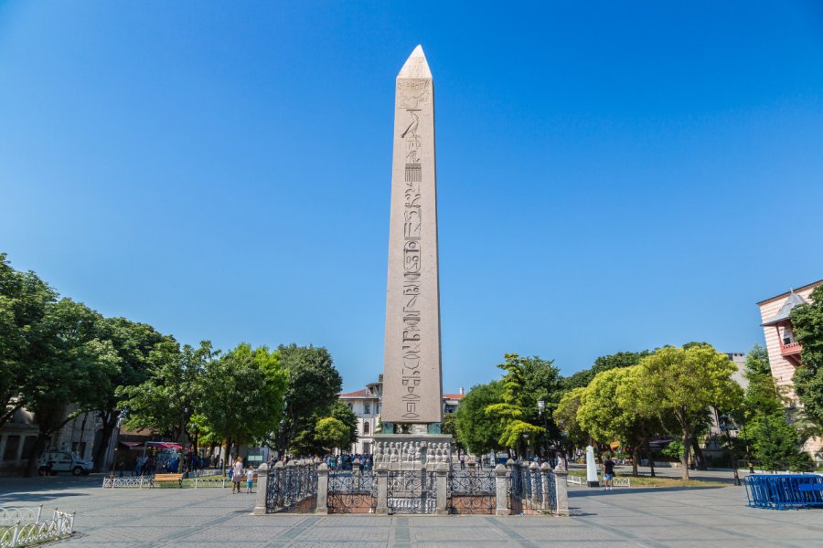 Obélisque de Théodose. S-F - Shutterstock.com