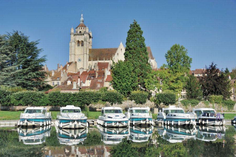 Collégiale de Notre-Dame de Dole. Vanbeets - iStockphoto