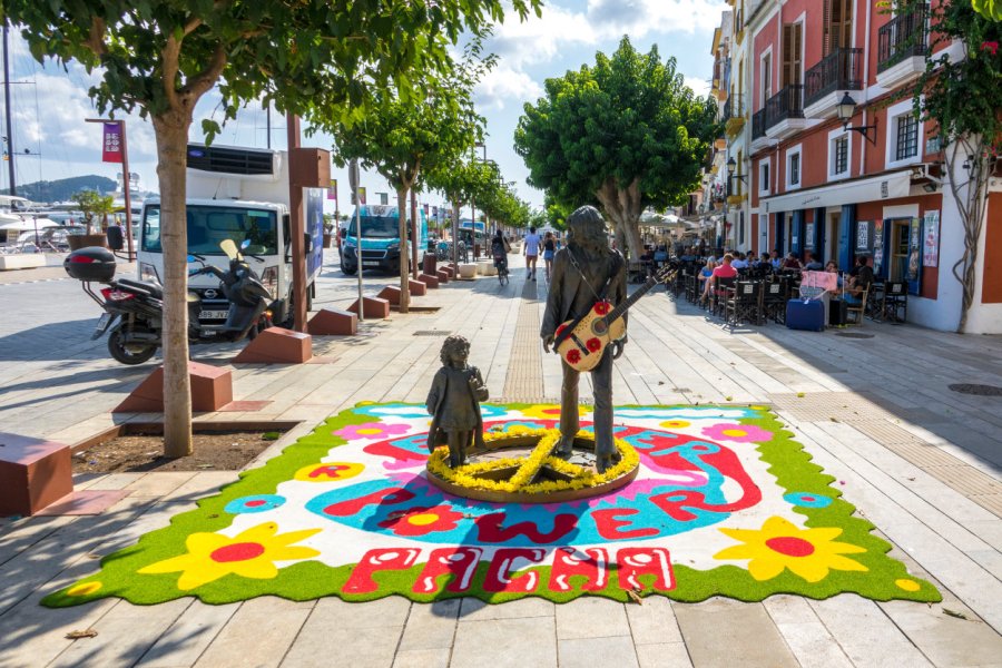 Monument hommage au mouvement hippie à Eivissa. Sergey Sivkov - Shutterstock.Com