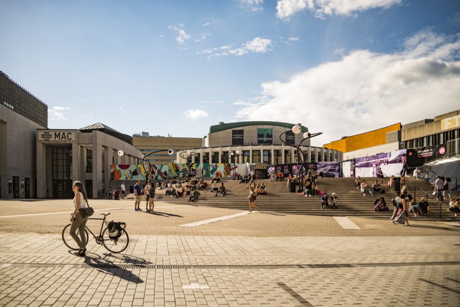 La Place des Arts, installée pendant le mandat de Jean Drapeau. (© PhotoItaliaStudio - Shutterstock.com))