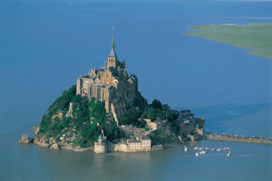 Mont-Saint-Michel (© TOM PEPEIRA - ICONOTEC))