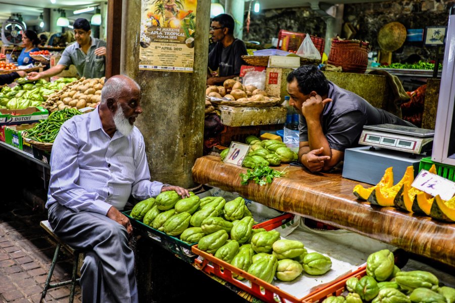 Marché de Port Louis. Cao Luning - Shutterstock.com