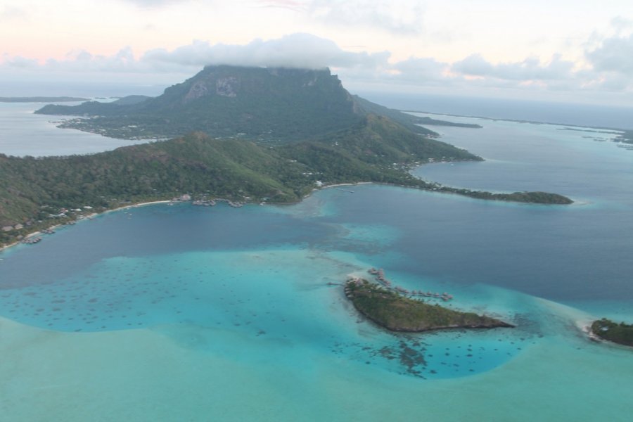 Bora-Bora vue du ciel Laurent BOSCHERO