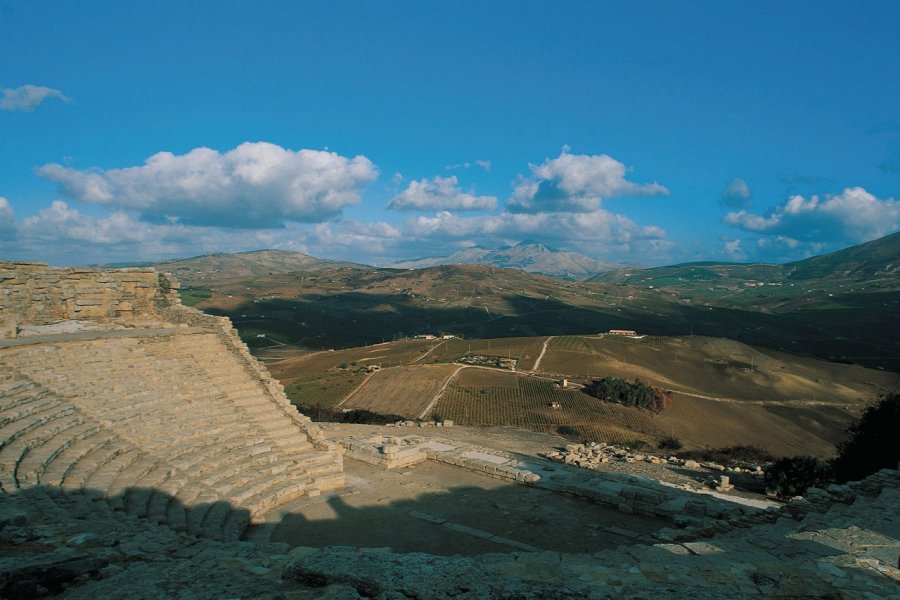 Théâtre grec dans la zone archéologique de Segeste. Apollon - Iconotec