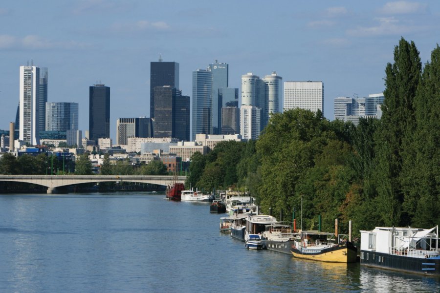 Boulogne-Billancourt, vue sur le quartier de la Défense depuis les quais du Bois de Boulogne Stéphan SZEREMETA