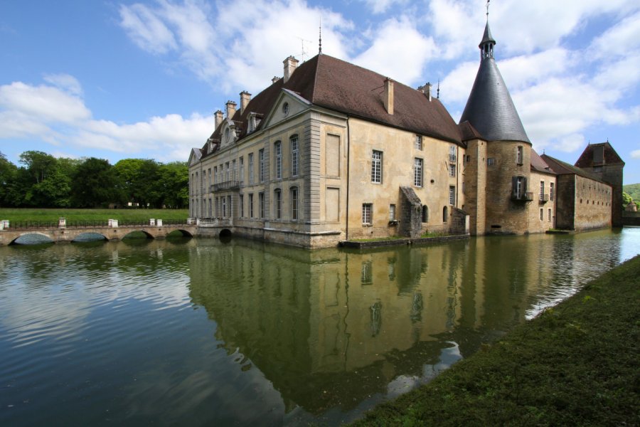 Château de Commarin. Pierre Jean Durieu - Shutterstock.com