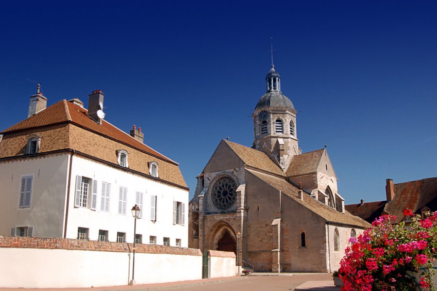 La place de l'église à Seurre Olivier Poncelet - stock.adobe.com