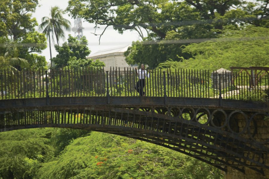 Le plus vieux pont de fer du Nouveau Monde. Jamaica Tourist Board