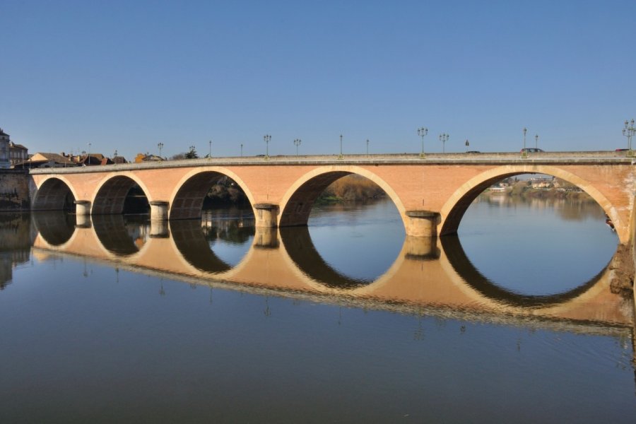 Le pont de Bergerac. BZH22 - iStockphoto