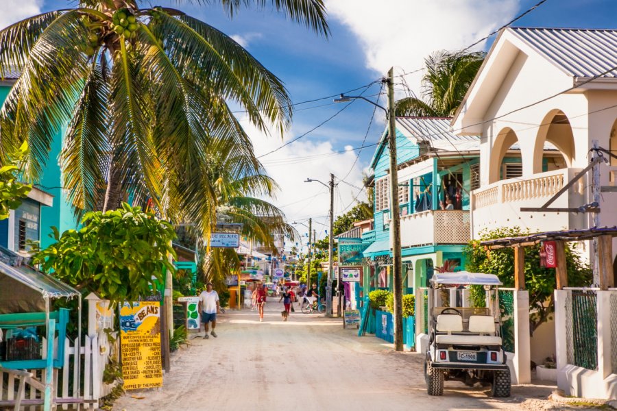 Rue de Caye Caulker. Aleksandar Todorovic - Shutterstock.com