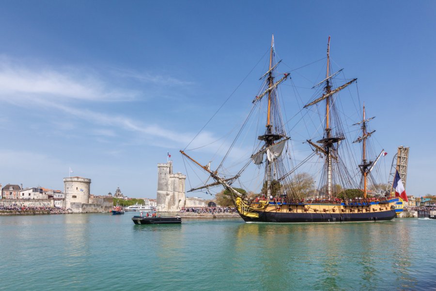 L'Hermione La Fayette dans le port de La Rochelle. zzzz17 / Adobe Stock