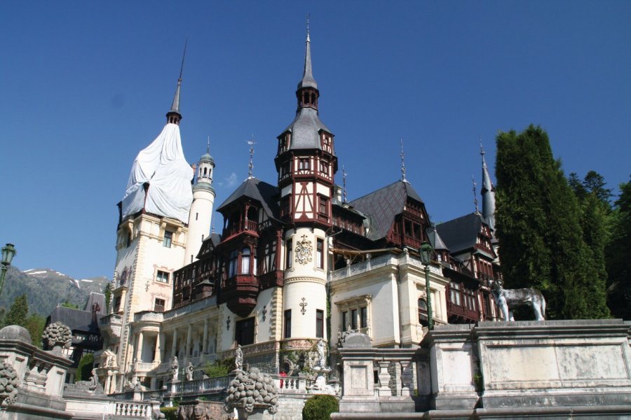 Le château de Peleş, ancienne résidence des rois de Roumanie. Stéphan SZEREMETA